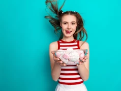 Cierpliwość nie bez powodu nazywamy „świętą”. Jak się jej nauczyć? Psycholożka radzi: pamiętaj o piankach marshmallow