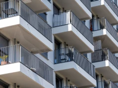 Koniec z zaglądaniem na balkon sąsiada. Nowe przepisy mają to ukrócić