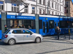 Straż miejska może dać 3000 zł mandatu pieszemu, rowerzyście i użytkownikowi hulajnogi. Kierowcy samochodu już nie