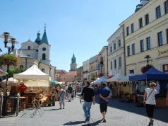 Polska gospodarka pędzi jak szalona, ale analitycy ostrzegają przed twardym lądowaniem