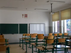 Na nauczycieli czekają wolne etaty. Tych osób szkoły potrzebują najbardziej