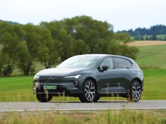 Bestsellerowe XC60 ma poważnego rywala. Robi się ciekawie w palecie Volvo
