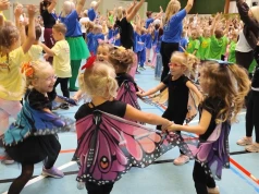 Przedszkolaki z Konina świętowały swój dzień! Polała się woda i stanęły wieże