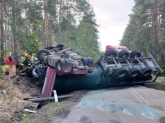 Osobówka zmiażdżona przez ciężarówkę. Są ofiary