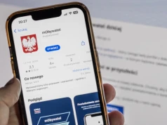 Polacy przenieśli życie do telefonu. mObywatel, BLIK i e-PIT robią furorę