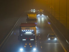 Jesienny błąd kierowców. Chodzi o światła w trybie AUTO