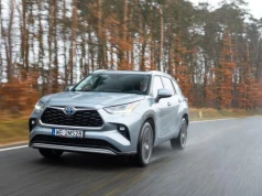 Subaru Forester e-Boxer vs Toyota Highlander