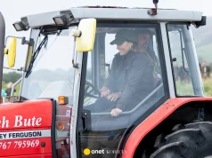 William i Kate na traktorze. W tle rodzinny skandal