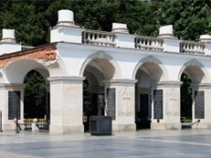 Opoczno uczciło 87. rocznicę agresji ZSRR. Były wzruszające słowa, muzyka i hołd pod pomnikiem