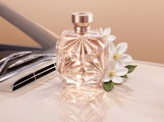 Mercedes przypomina, komu zawdzięcza nazwę. Nowe perfumy i kultowa „Pagoda” w tle