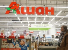 Dzielenie łupów: Putin przekazał rosyjskie filie Auchan i Nestlé firmie zatrudniającej jednego pracownika