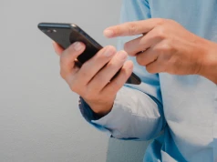 Zielona kropka na telefonie zapala się bez powodu? Uważaj, to może być cyberatak