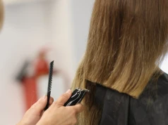 Ta fryzura to hit jesieni. Pasuje zarówno młodym, jak i dojrzałym kobietom
