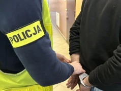 Atak nożem na jednej z ulic. 41-latek ugodzony w klatkę piersiową trafił do szpitala