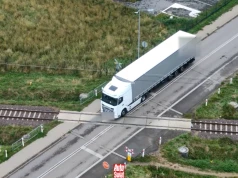 Policyjny dron nad przejazdami kolejowymi. Aż 25 mandatów w kilka godzin