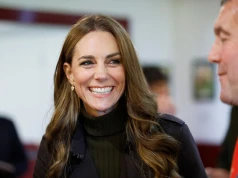 Księżna Kate i Julia Roberts wiedzą, że płaskie buty w tym kolorze to tajna broń jesiennej garderoby. Wybrałam 6 najpiękniejszych modeli