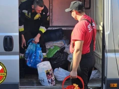 Trzy samochody pełne darów ruszyły z Nowego Dworu. Strażacy wspominają dramatyczną misję