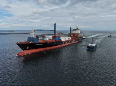 Do Portu Gdynia wpłynął kontenerowiec, który pokonał Arktykę