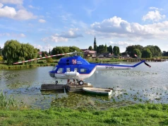 Śmigłowiec Mi-2 po renowacji wrócił na swoje miejsce w Mełgwi