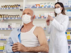 Niepokojące sygnały od farmaceutów. W aptekach kończą się szczepionki