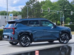 Kia Seltos ma pełny polski cennik. To benzynowy SUV w rozmiarze C. Którą wersję wybrać?