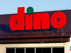 Rekordowe promocje w Dino na Wszystkich Świętych. Kwiaty już od 9.99 zł, kultowy produkt za 3,59 zł