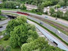 Miasto wybrało wykonawcę przebudowy wiaduktu nad ul. Murckowską. Będzie remontowany jednocześnie z tym kolejowym