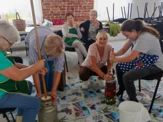 Robili masło „jak za dawnych lat”
