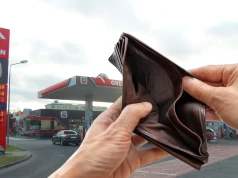 Rosnące ceny paliw uderzą w portfel nawet, jeśli nie masz samochodu. Nadciąga fala drożyzny