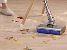 Jest 750 zł rabatu na odkurzacz Dyson z funkcją mycia. Promocja w Euro