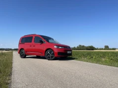 Czy rodzinne auto musi być SUV-em? Volkswagen Caddy udowadnia, że nie