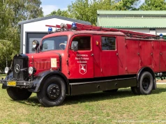 Zabytkowy Mercedes z 1942 roku trafił do Centralnego Muzeum Pożarnictwa