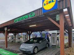Lidl obniża ceny za ładowanie AC przez aplikację Lidl Plus. Równowartość 83 groszy/kWh. Tyle że we FRANCJI…