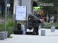 Pirotechnicy i ewakuacja w samym centrum Warszawy. Pakunek pozostawiony bez opieki