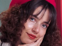 Najpierw wanilia, potem butter yellow. Teraz czas na zmianę. Crimson red tej jesieni będzie wszędzie