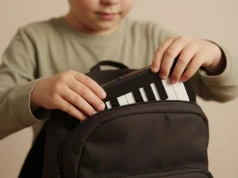 Idealny sprzęt do tworzenia w drodze nie istnieje? Zobacz tę miniaturową klawiaturę MIDI, a zmienisz zdanie