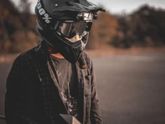 Jak dobrać kask motocyklowy? Rozmiar, normy i homologacja ECE 22.06