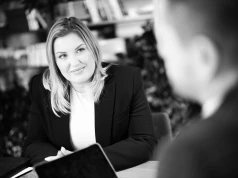 Manipuluje, kłamie i szkodzi obywatelom. „W sądzie ZUS przegrał wszystko. Urzędnik otrzymał wyrazy uznania”. Prawniczka szczerze o walce z urzędem