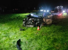 Tragiczny finał czołowego zderzenia pod Lesznem. Nie żyje 18-latka. Policja ujawnia pierwsze ustalenia