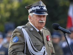 Otwórzcie swoje betonowe łby! Gen. Komornicki: Polska nie może być teatrem cudzej wojny!