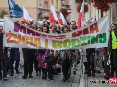 Ulicami Świdnicy przeszedł Marsz dla Życia i Rodziny. „Wspólnie uczymy się miłości i bycia dla drugiego człowieka”