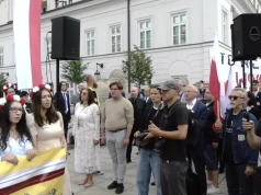 Marsz Korony ruszył w Warszawie. „Polska za pokojem” przechodzi przez centrum