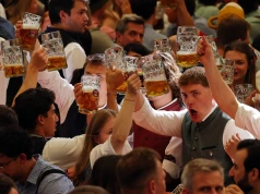 Spięcie na Oktoberfeście. Ochroniarz rzucił Polakiem o ziemię