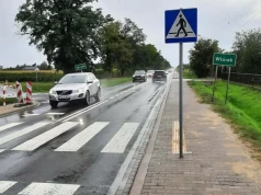 Znak na środku chodnika? Mieszkaniec alarmuje