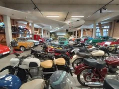 Muzeum Motoryzacji i Techniki Zamek Topacz – auta i świat Kiepskich