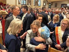 Wzruszające sceny na Greenpoincie. Marta Nawrocka wpadła w objęcia Sybiraczki, prezy…
