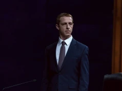 Jeremy Strong stał się Zuckerbergiem. "Traktował ludzi na planie tak, jak robiłby to Mark"
