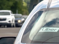 Wypadek na drodze. Uber musi zapłacić krocie za śmierć pasażerki