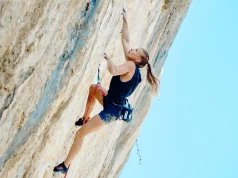 Manon Hily na „Et on tuera tous les affreux” (Le Cadre original) 8c+ w Céüse