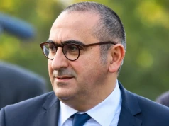 Francja: minister spraw wewnętrznych ostrzega przed rosyjską wojną hybrydową